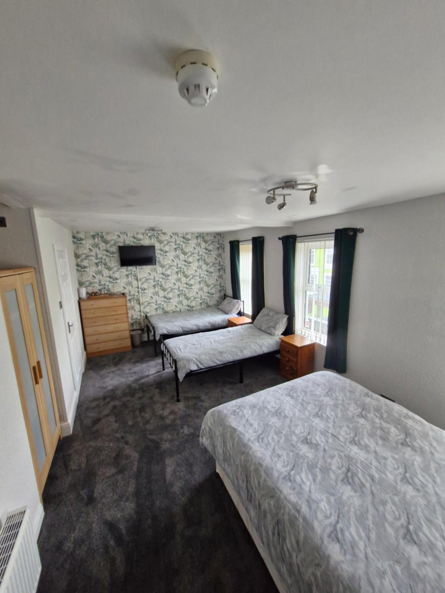 The Clevedon Bed & Breakfast Blackpool Exterior photo