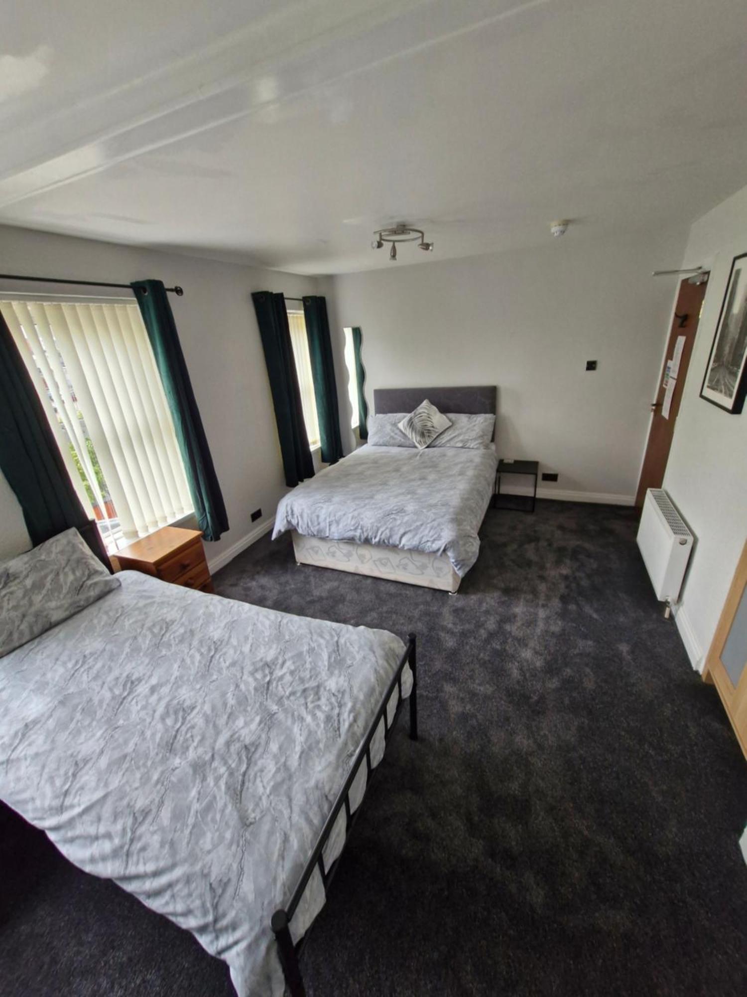The Clevedon Bed & Breakfast Blackpool Exterior photo