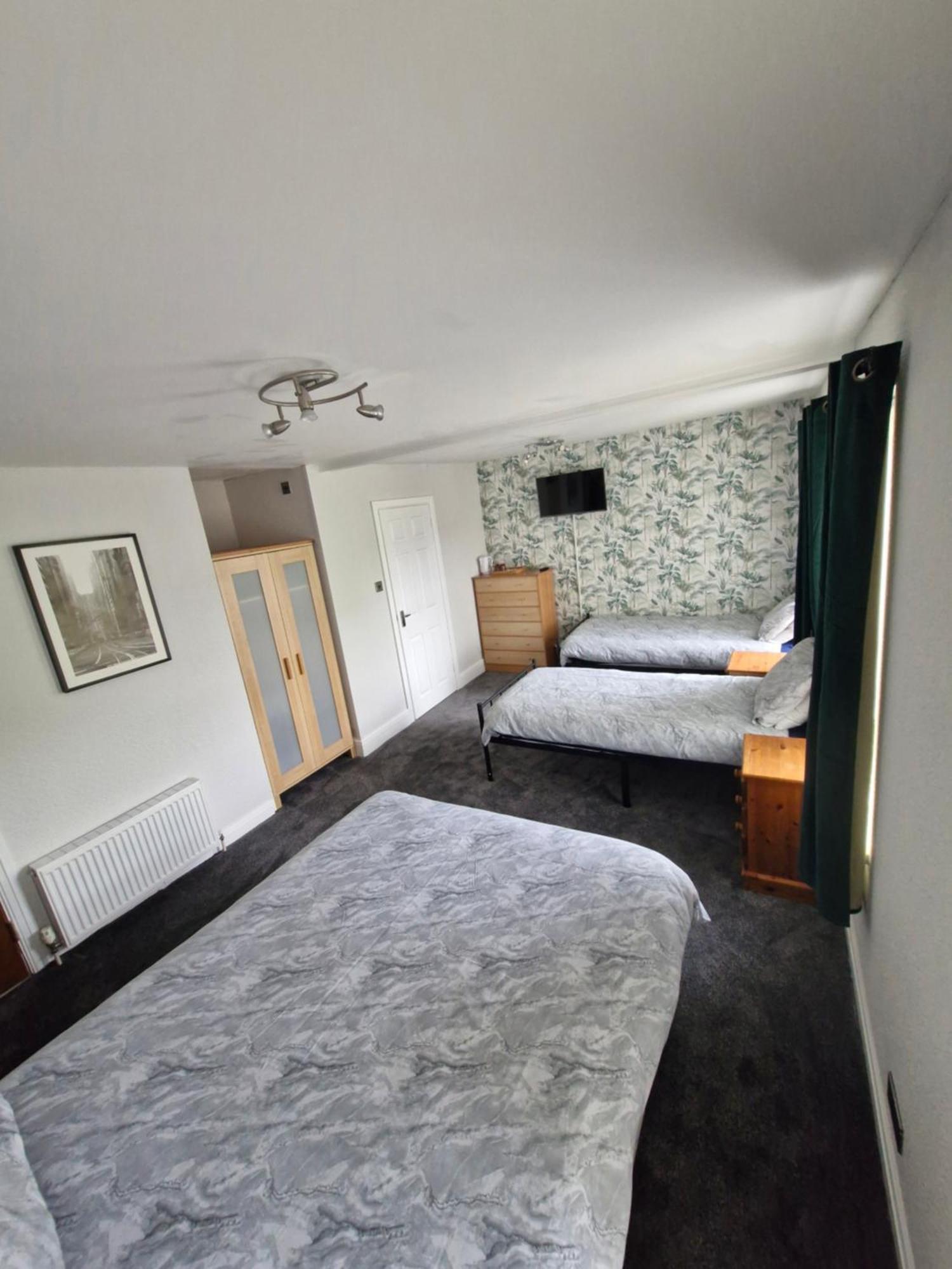 The Clevedon Bed & Breakfast Blackpool Exterior photo